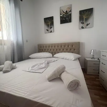 Apartment Zoto *
