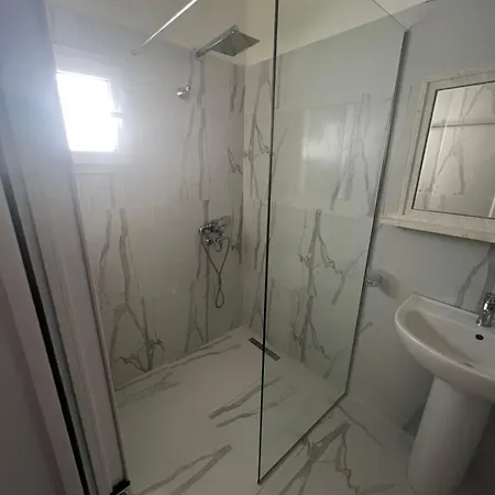 Zoto Apartment Himare